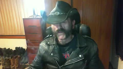 leathergreaser online show from May 2026 06:31:02 PM