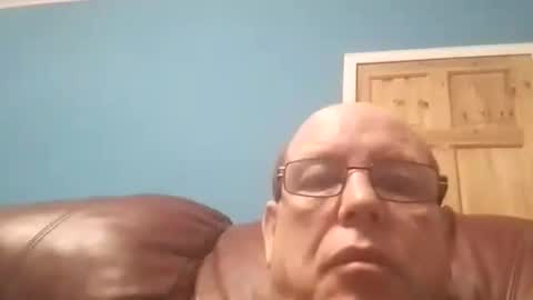 Snapshot of leatherpants68 chatting on November 2025 09:31:02 PM leatherpants68 online show from November 2025 09:31:02 PM