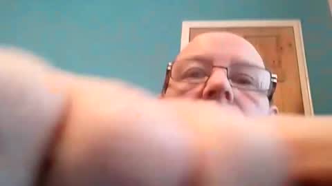 Snapshot of leatherpants68 chatting on November 2025 09:01:02 AM leatherpants68 online show from November 2025 09:01:02 AM