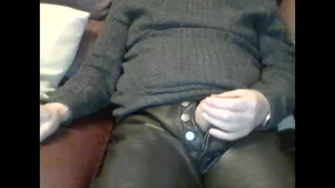 Snapshot of leatherpants68 chatting on December 2025 09:09:02 PM leatherpants68 online show from December 2025 09:09:02 PM