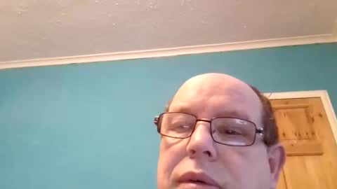 Snapshot of leatherpants68 chatting on December 2025 08:44:01 AM leatherpants68 online show from December 2025 08:44:01 AM