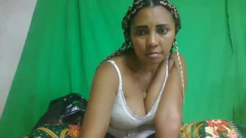 leatiana online show from February 2026 12:13:02 PM