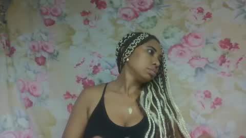 leatiana online show from April 2026 05:52:02 PM