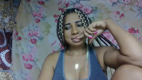 leatiana online show from May 2026 10:25:02 PM