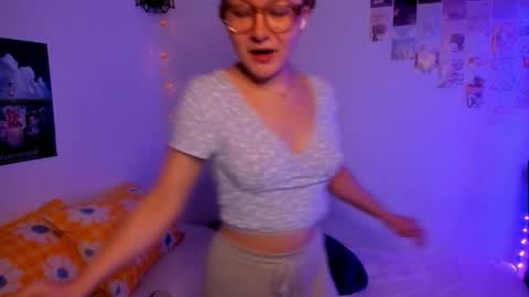 Ellie online show from November 2025 05:24:01 AM