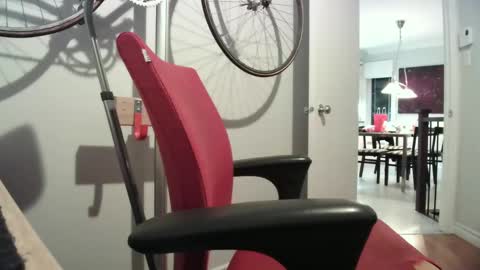 Snapshot of ledoc_ chatting on October 2025 02:20:01 AM LeDoc online show from October 2025 02:20:01 AM