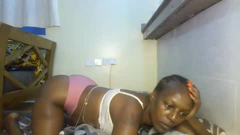 Snapshot of lee_cammie chatting on October 2025 01:46:02 PM Lee cammie online show from October 2025 01:46:02 PM