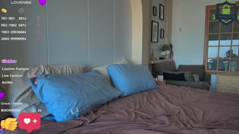 Snapshot of leediseeeex chatting on December 2024 01:53:02 AM ELSA AND SAM online show from December 2024 01:53:02 AM