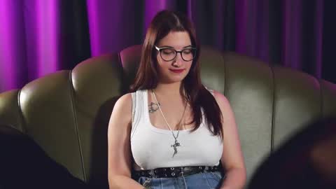 Mia online show from December 2024 04:49:02 AM