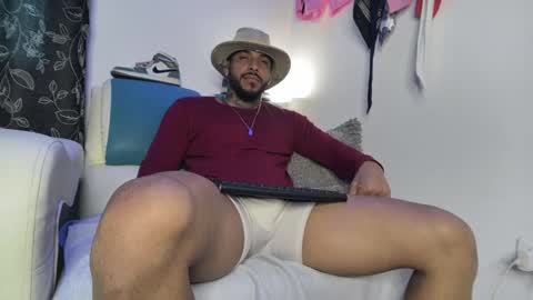 leenar_key online show from February 2025 02:45:01 PM