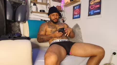 leenar_key online show from May 2026 11:42:02 AM