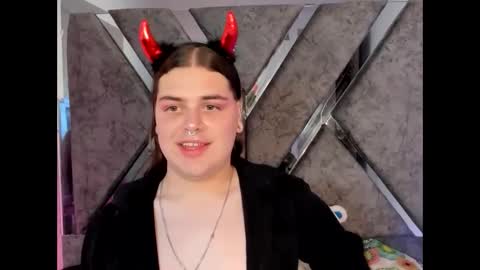 leenox online show from February 2026 10:04:02 PM