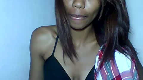 leeromi online show from June 2026 06:18:02 PM
