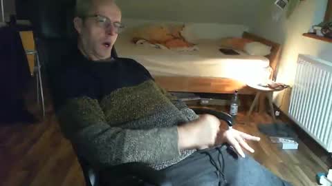 Dave online show from February 2025 11:01:01 PM