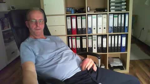 Dave online show from October 2025 04:27:02 PM