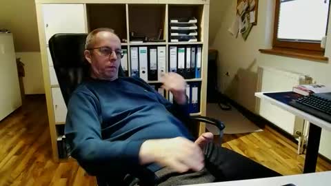 Snapshot of lefti27 chatting on February 2026 03:10:01 PM Dave online show from February 2026 03:10:01 PM