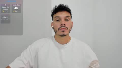 Snapshot of legolas_15 chatting on October 2025 07:00:01 PM Alejandro online show from October 2025 07:00:01 PM