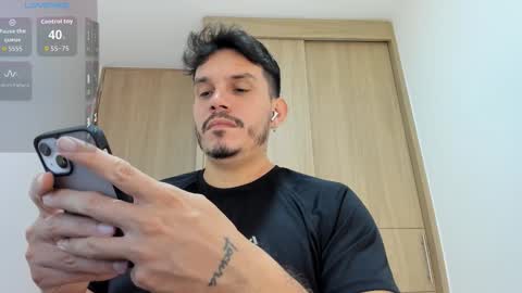 Snapshot of legolas_15 chatting on October 2025 04:04:02 AM Alejandro online show from October 2025 04:04:02 AM