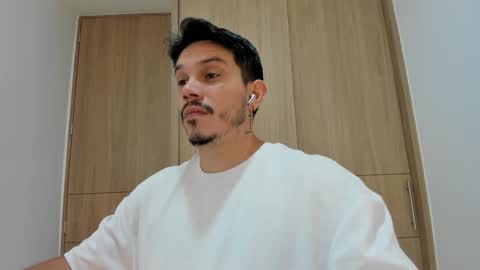 Snapshot of legolas_15 chatting on November 2025 08:06:01 AM Alejandro online show from November 2025 08:06:01 AM