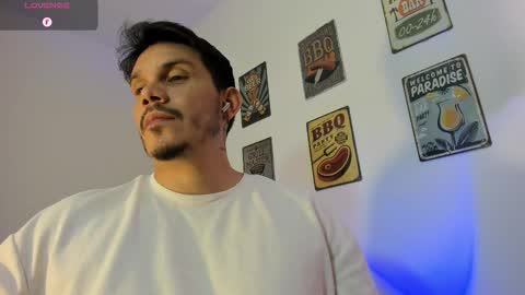 Snapshot of legolas_15 chatting on February 2026 05:06:01 AM Alejandro online show from February 2026 05:06:01 AM