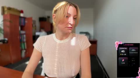 Snapshot of legsl0ng chatting on March 2025 11:10:02 AM LegsLONG online show from March 2025 11:10:02 AM