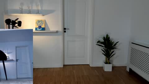 Elle  online show from December 2024 02:24:02 PM