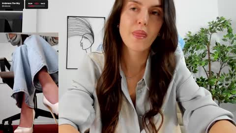 Elle  online show from January 2025 01:53:02 PM