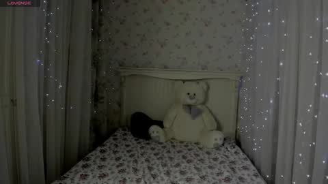 leia_moreno online show from October 2025 03:32:01 PM