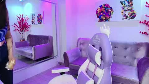 Leia.  online show from December 2024 02:48:02 PM