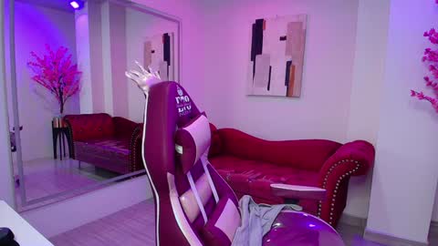 Leia.  online show from January 2025 02:19:01 PM