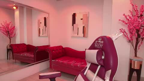 Leia.  online show from February 2025 02:20:02 PM