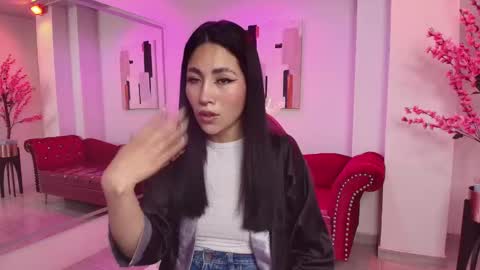 Leia.  online show from March 2025 06:11:01 PM