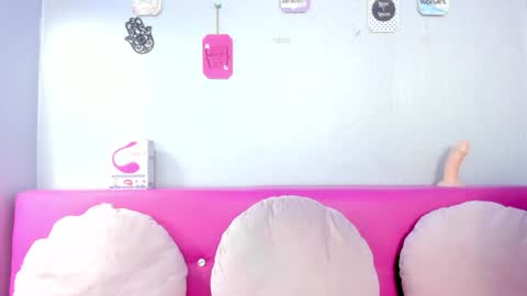 Snapshot of leigh_angels chatting on December 2024 11:51:01 PM LEIGH ANGELS online show from December 2024 11:51:01 PM