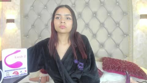 Snapshot of leigh_angels chatting on December 2024 05:57:02 AM LEIGH ANGELS online show from December 2024 05:57:02 AM