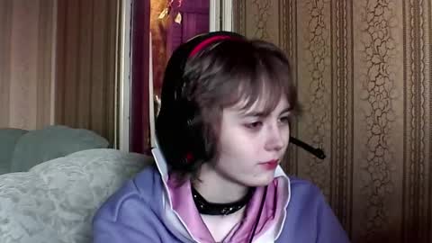 Snapshot of leigharedcross chatting on March 2026 09:48:01 AM Viola online show from March 2026 09:48:01 AM