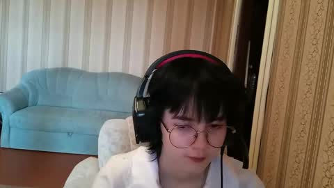 Snapshot of leigharedcross chatting on March 2026 09:45:02 AM Viola online show from March 2026 09:45:02 AM