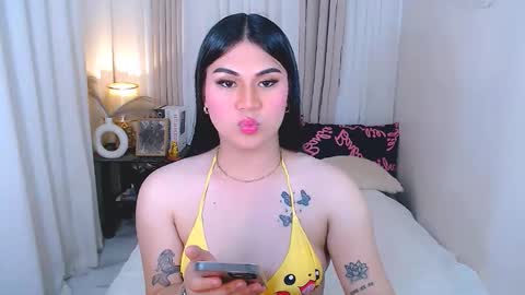 Snapshot of leighcortesi chatting on October 2025 06:29:02 PM Cailey online show from October 2025 06:29:02 PM