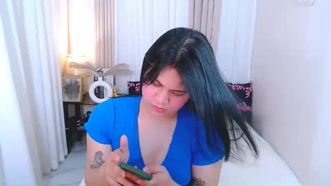 Snapshot of leighcortesi chatting on November 2025 02:06:01 PM Cailey online show from November 2025 02:06:01 PM