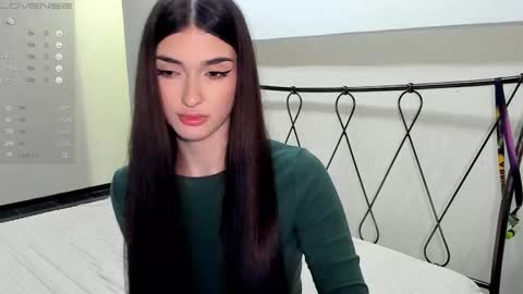 Leila online show from February 2025 06:05:01 PM