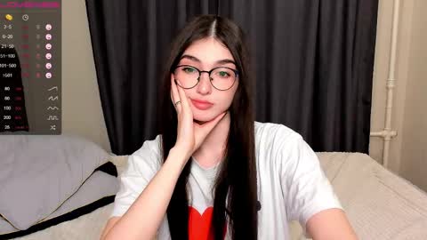 Leila online show from April 2026 07:31:02 PM