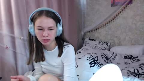 Snapshot of leila_bambi chatting on March 2026 09:15:02 AM leila_bambi online show from March 2026 09:15:02 AM