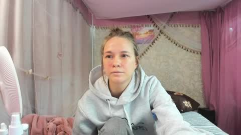 leila_bambi_ online show from April 2026 10:53:01 AM