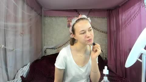 leila_bambi_ online show from April 2026 06:14:02 PM