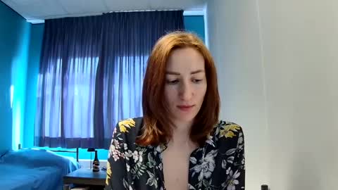 Snapshot of leila_cam18 chatting on March 2025 12:19:02 PM Leila online show from March 2025 12:19:02 PM