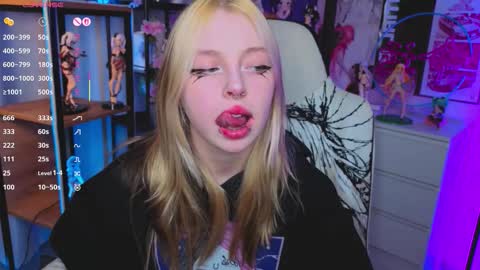 Snapshot of leiladwight chatting on October 2025 04:48:01 PM Leila online show from October 2025 04:48:01 PM