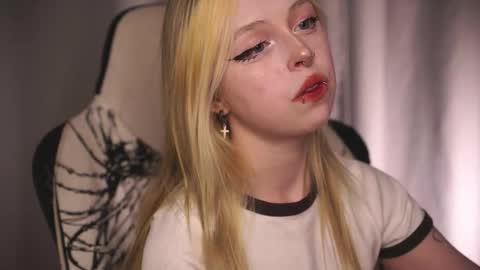 Leila online show from March 2026 04:06:02 PM