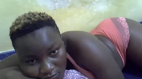 Snapshot of leilah_cute19 chatting on March 2026 06:29:02 AM leilah_cute19 online show from March 2026 06:29:02 AM