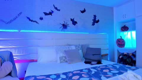 Snapshot of leilahiuston chatting on November 2025 08:11:01 PM online show from November 2025 08:11:01 PM