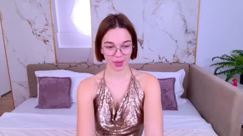 Snapshot of leilalawson chatting on December 2024 10:10:02 PM LeilaLawson online show from December 2024 10:10:02 PM