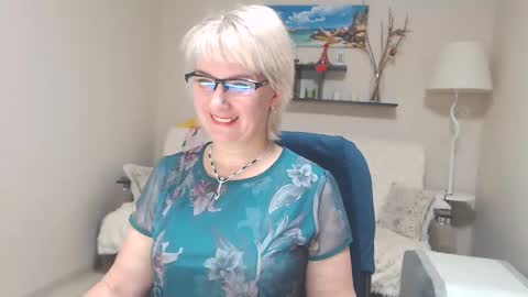 Snapshot of leilamays chatting on December 2024 05:05:02 AM Leila Kinky online show from December 2024 05:05:02 AM